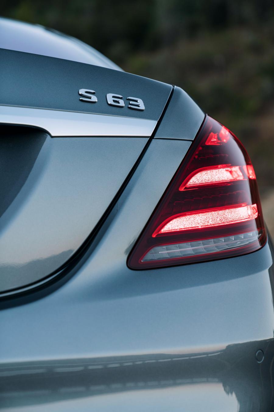 Детали экстерьера Mercedes-AMG S63 4Matic+ Lang (V222) 2017 года  (AU) (фото 14 из 40)